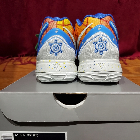 Shoes - Picture 5 of 13